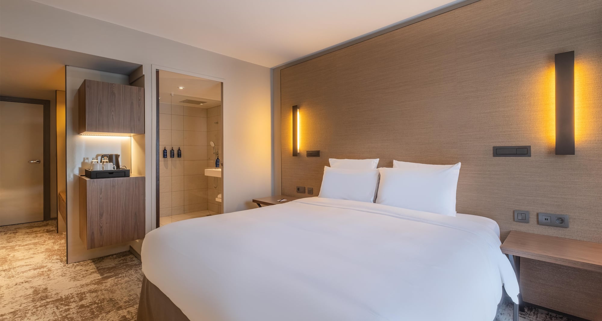 Radisson Blu CDG Airport Terminal Hotel, Paris - Standard Guest Room