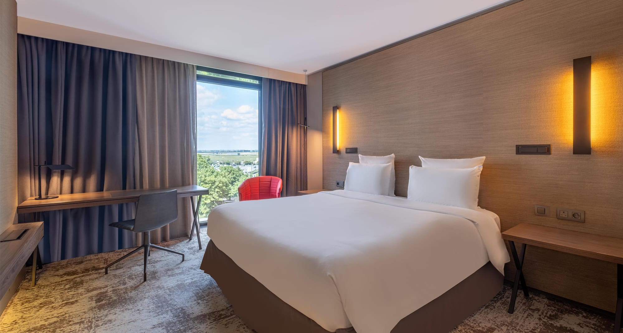 Radisson Blu CDG Airport Terminal Hotel, Paris - Superior Room