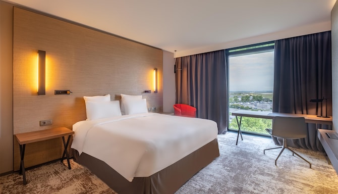 Radisson Blu CDG Airport Terminal Hotel, Paris - Premium Room