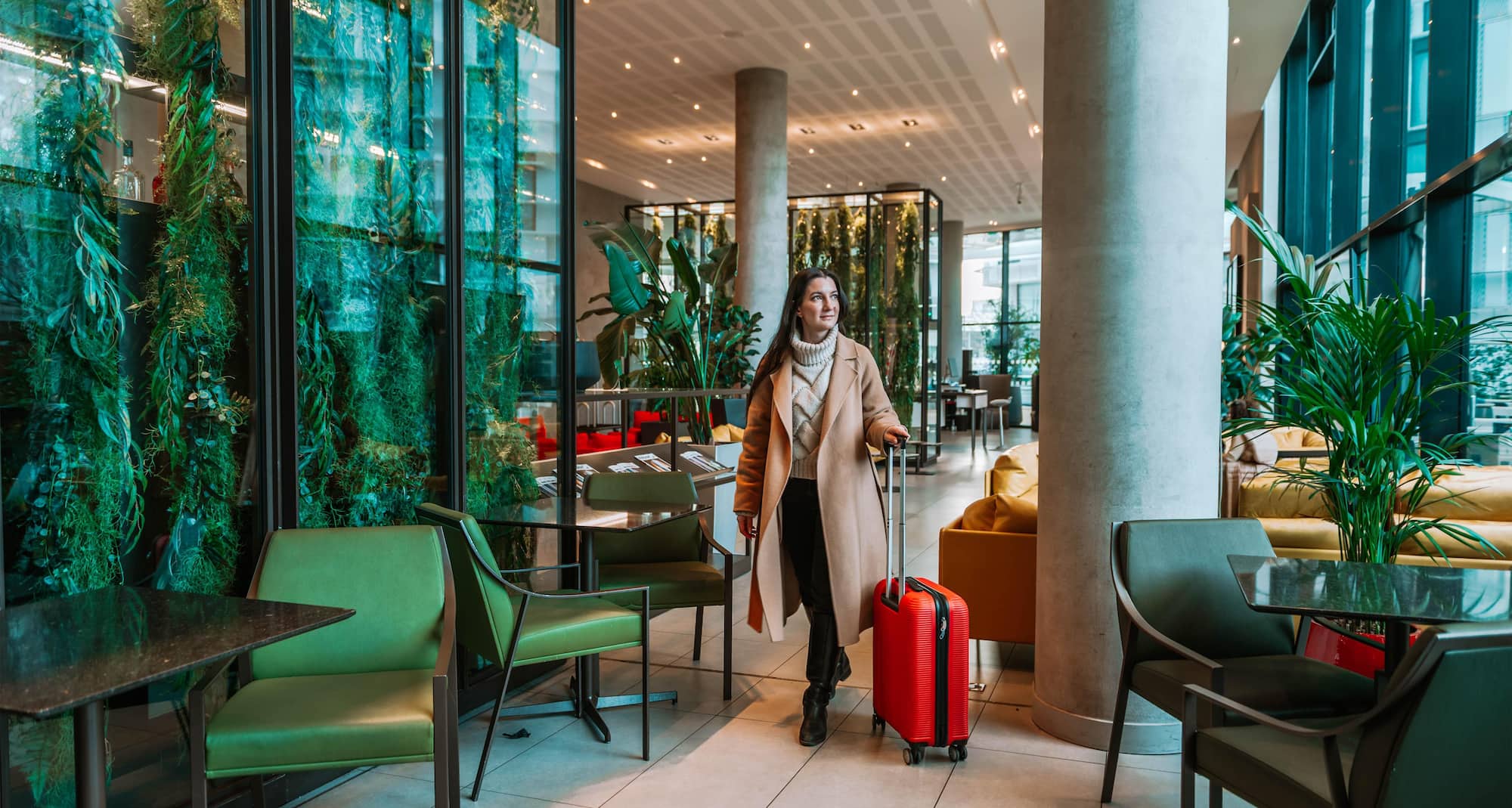 Radisson Blu CDG Airport Terminal Hotel, Paris - Hotel Bar Lounge