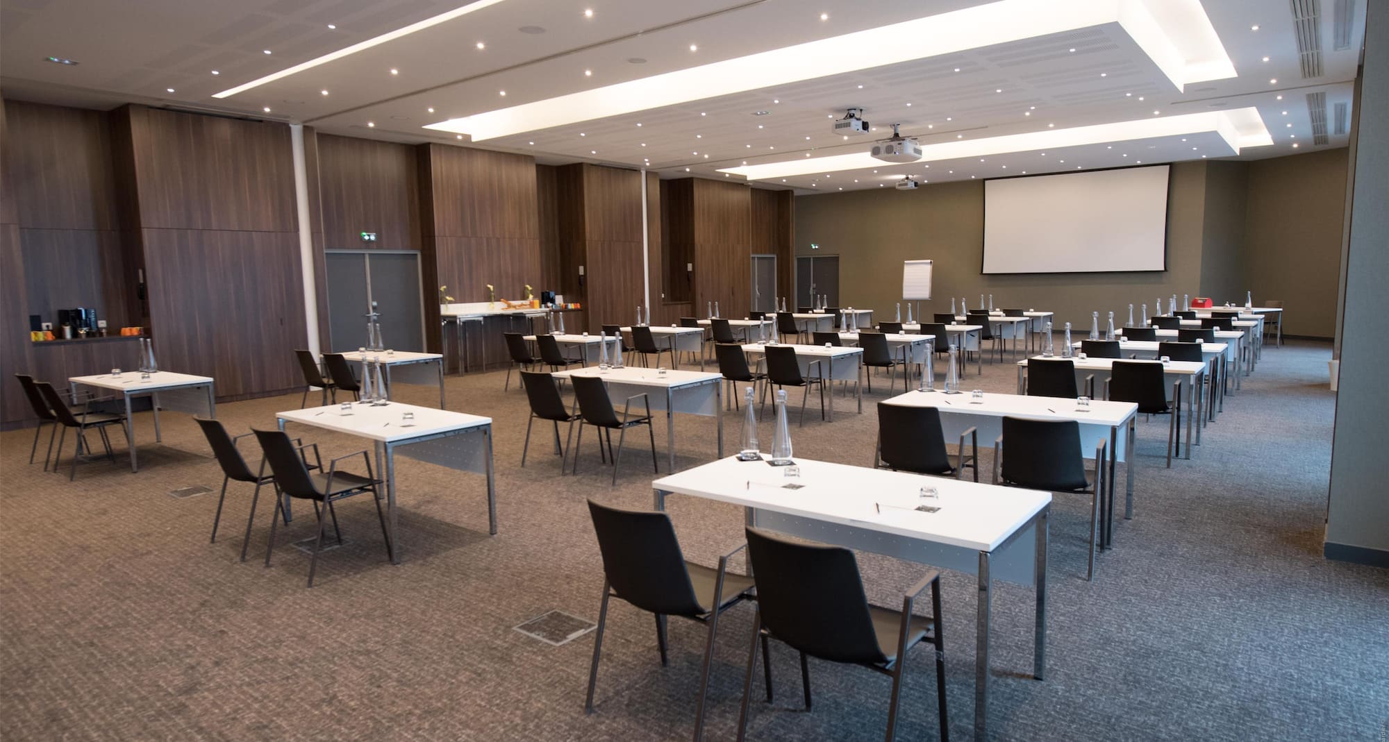 Radisson Blu CDG Airport Terminal Hotel, Paris - Paris Meeting Room - Classroom