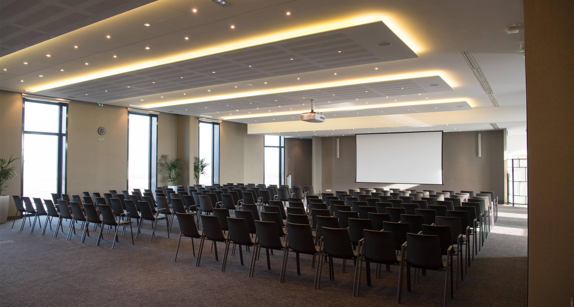 Radisson Blu CDG Airport Terminal Hotel, Paris - New York Meeting Room - theater