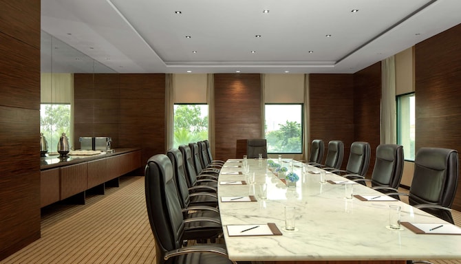 Radisson Blu Cebu - Santiago Meeting Room