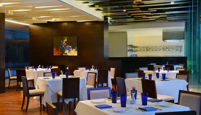 Radisson Blu Chattogram Bay View - Restaurant