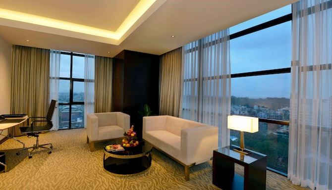 Radisson Blu Chattogram Bay View - Junior Suite