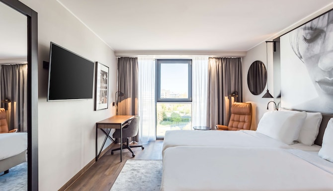 Radisson Blu Conference Hotel, Dusseldorf - Superior Room