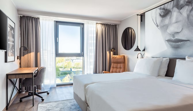 Radisson Blu Conference Hotel, Dusseldorf - Superior Room