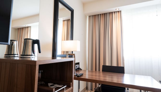 Radisson Blu Conference Hotel, Dusseldorf - Standard Room