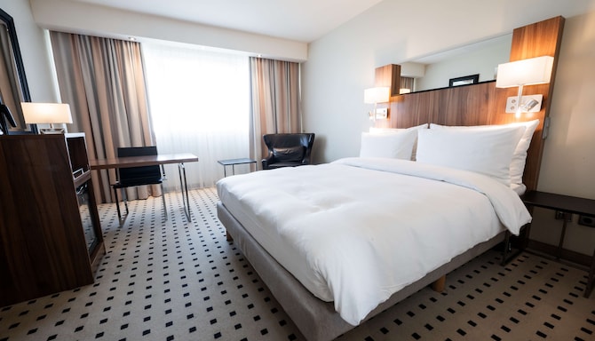 Radisson Blu Conference Hotel, Dusseldorf - Standard Room