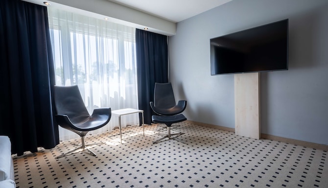 Radisson Blu Conference Hotel, Dusseldorf - Family Room