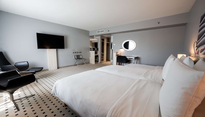 Radisson Blu Conference Hotel, Dusseldorf - Family Room