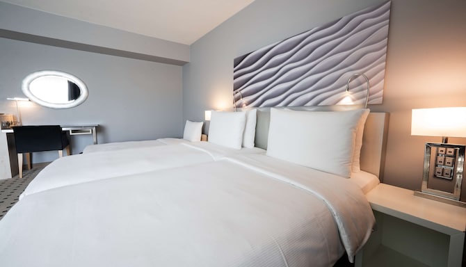 Radisson Blu Conference Hotel, Dusseldorf - Family Room