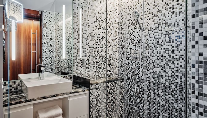 Radisson Blu Das Triest Hotel, Vienna - Гостевая комната с ванной