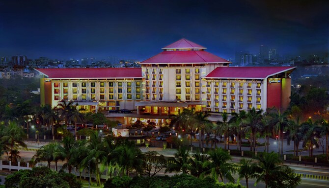Radisson Blu Dhaka Water Garden - Exterior