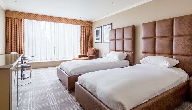 Heathrow hotel rooms | Radisson Blu Heathrow Hotel & Conference Centre ...