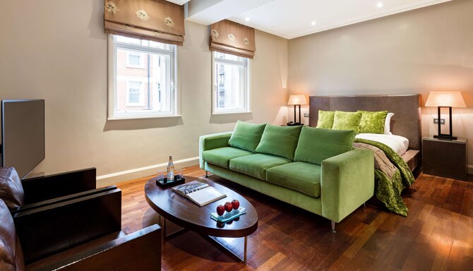 Radisson Blu Edwardian Kenilworth Hotel, London - Junior Suite