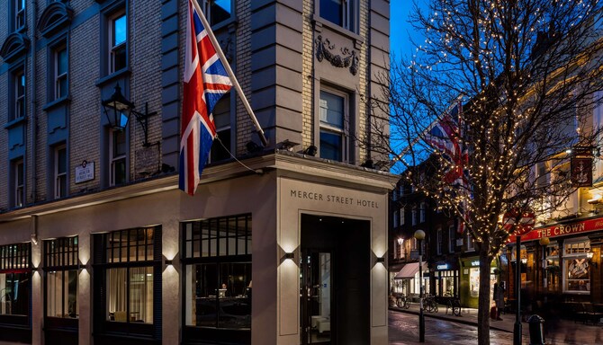 Radisson Blu Edwardian Mercer Street Hotel - Mercer Street Hotel Exterior Night