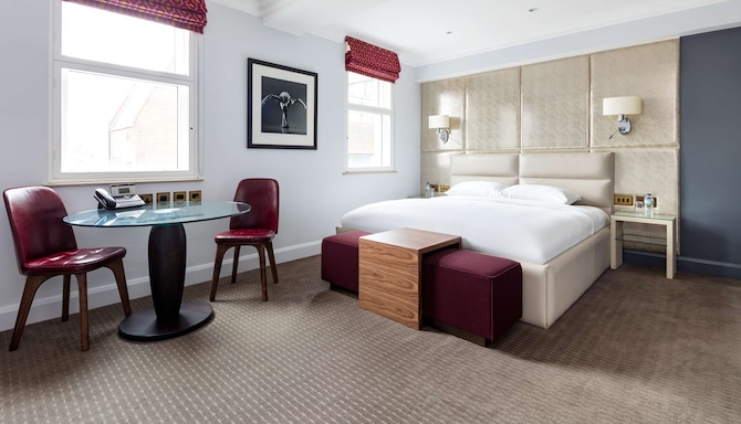 Radisson Blu Edwardian Mercer Street Hotel - Premium Room king-size bed
