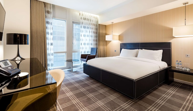 Book 4* Radisson Blu Edwardian New Providence Wharf, Canary Wharf ...