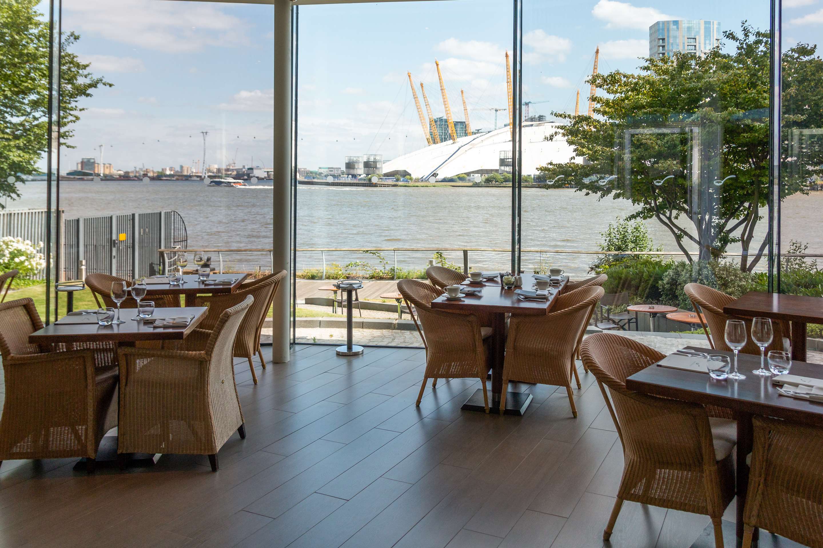 Radisson Blu Edwardian New Providence Wharf Hotel - Scoff and Banter NPW Interior