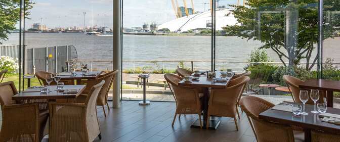 Radisson Blu Edwardian New Providence Wharf Hotel - Scoff and Banter NPW Interior