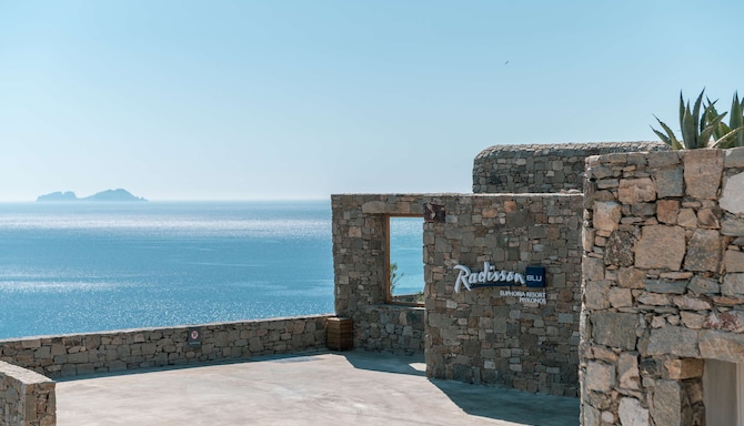 Radisson Blu Euphoria Resort, Mykonos - Hotel Entrance