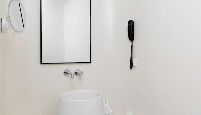 Radisson Blu Euphoria Resort, Mykonos - Standard Room - Sea View_Bathroom