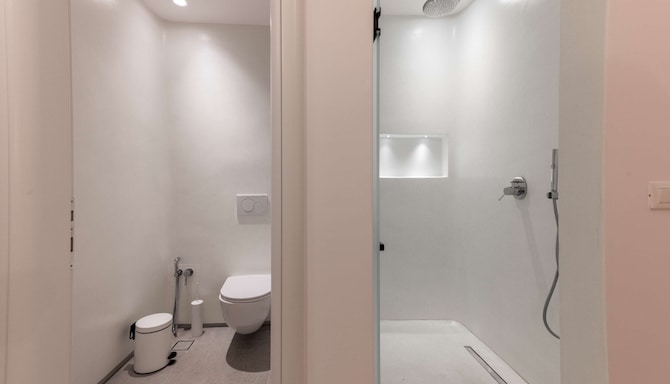 Radisson Blu Euphoria Resort, Mykonos - Deluxe Suite with Private Pool - Sea View_Bathroom