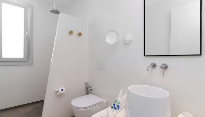 Radisson Blu Euphoria Resort, Mykonos - Junior Suite with Private Pool - Sea View_Bathroom