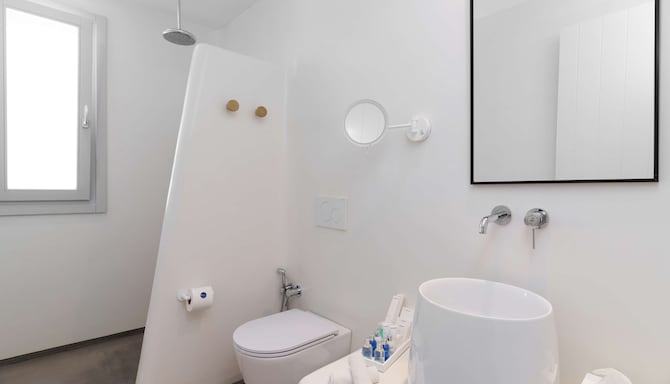 Radisson Blu Euphoria Resort, Mykonos - Junior Suite with Private Pool - Sea View_Bathroom