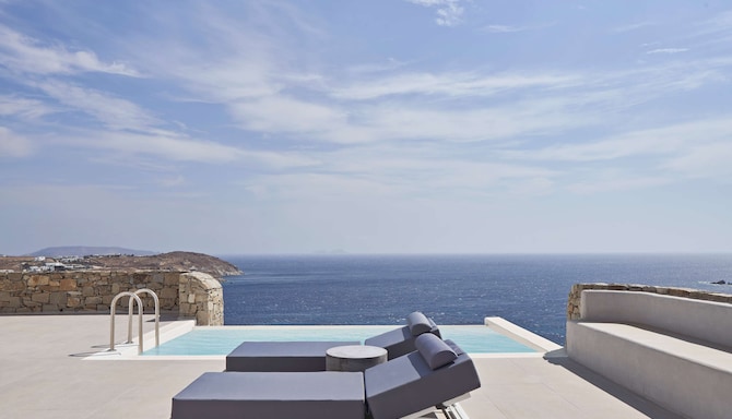 Radisson Blu Euphoria Resort, Mykonos - Euphoria Suite with Private Pool - Sea View_Outdoor Area