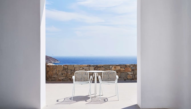 Radisson Blu Euphoria Resort, Mykonos - Euphoria Suite with Private Pool - Sea View_Outdoor Area