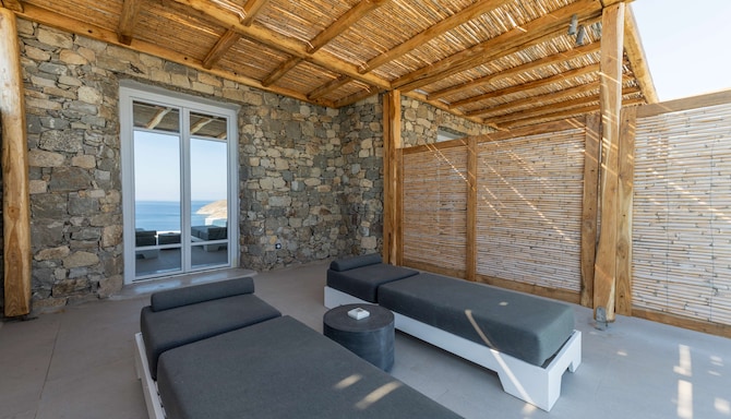 Radisson Blu Euphoria Resort, Mykonos - Deluxe Suite with Private Pool - Sea View_Outdoor Area