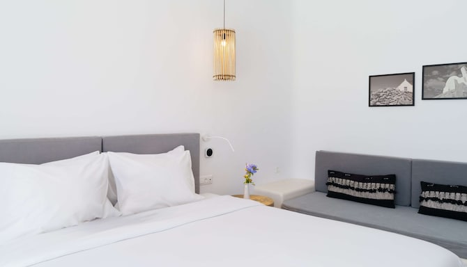 Radisson Blu Euphoria Resort, Mykonos - Junior Suite with Private Pool - Sea View_Bedroom