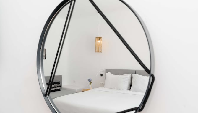 Radisson Blu Euphoria Resort, Mykonos - Junior Suite with Private Pool - Sea View_Bedroom
