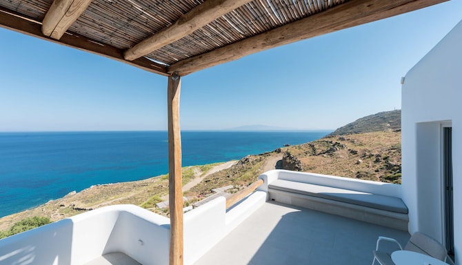 Radisson Blu Euphoria Resort, Mykonos - Superior Room with Jet Tub - Sea View_Outdoor Area