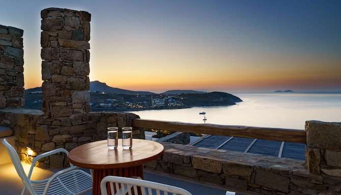 Radisson Blu Euphoria Resort, Mykonos - Standard Room - Sea View_Outdoor Area