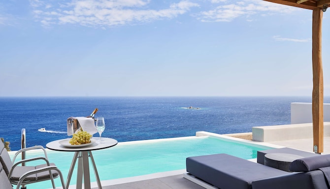 Radisson Blu Euphoria Resort, Mykonos - Deluxe Suite with Private Pool - Sea View_Outdoor Area
