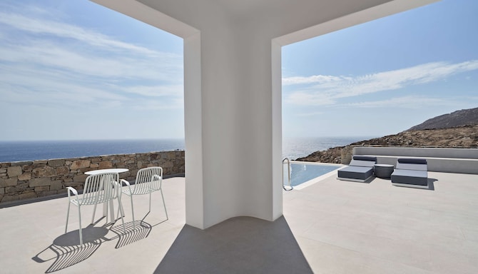 Radisson Blu Euphoria Resort, Mykonos - Euphoria Suite with Private Pool - Sea View_Outdoor Area