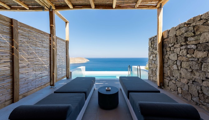 Radisson Blu Euphoria Resort, Mykonos - Deluxe Suite with Private Pool - Sea View_Outdoor Area