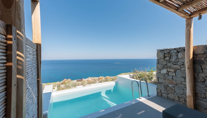 Radisson Blu Euphoria Resort, Mykonos - Deluxe Suite with Private Pool - Sea View_Outdoor Area