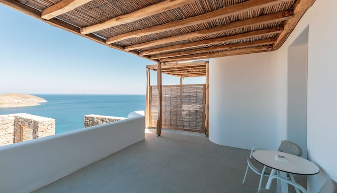 Radisson Blu Euphoria Resort, Mykonos - Suite Sea View_Outdoor Area