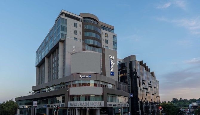Radisson Blu Gautrain Hotel, Sandton Johannesburg - Hotel Exterior