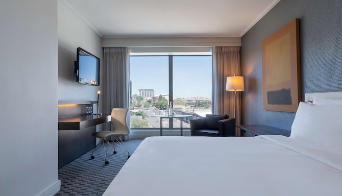 Radisson Blu Gautrain Hotel, Sandton Johannesburg - Superior High Floor