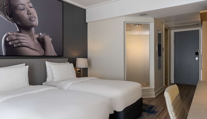 Radisson Blu Gautrain Hotel, Sandton Johannesburg - Standard twin room