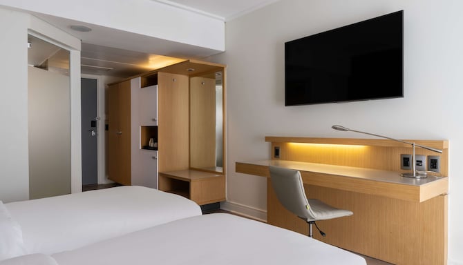 Radisson Blu Gautrain Hotel, Sandton Johannesburg - Standard twin room