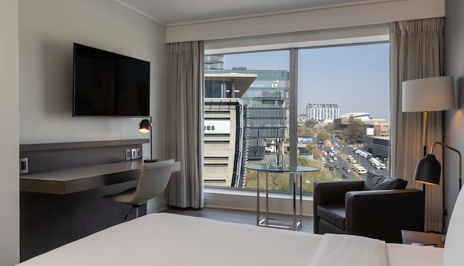 Radisson Blu Gautrain Hotel, Sandton Johannesburg - Superior room