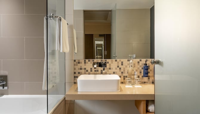 Radisson Blu Gautrain Hotel, Sandton Johannesburg - Junior Suite
