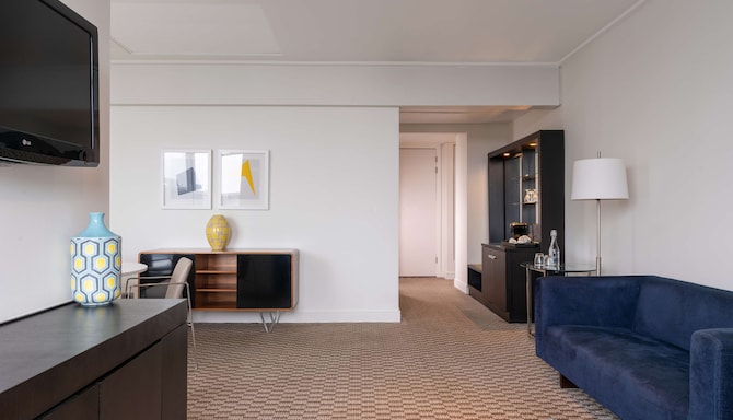 Radisson Blu Gautrain Hotel, Sandton Johannesburg - Suite with balcony