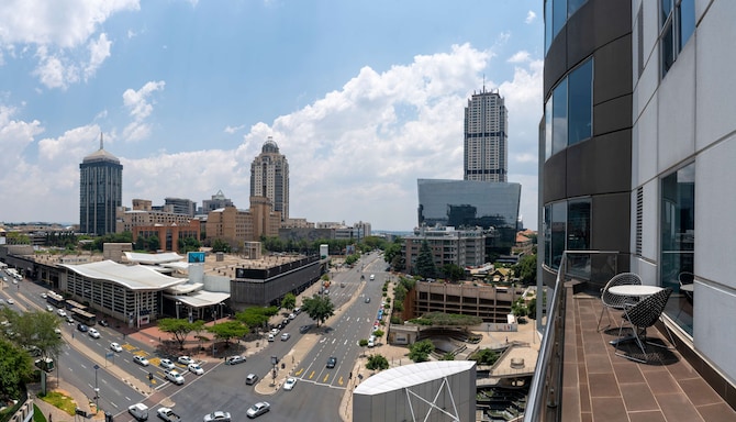 Radisson Blu Gautrain Hotel, Sandton Johannesburg - Suite with balcony